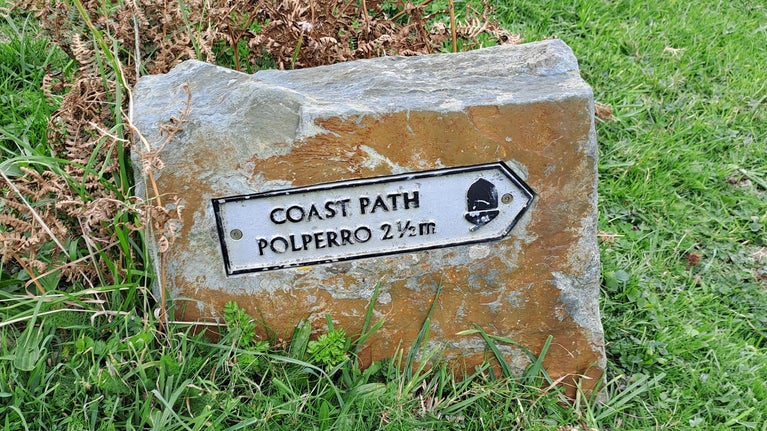 Lansallos to Polperro waymarker sign